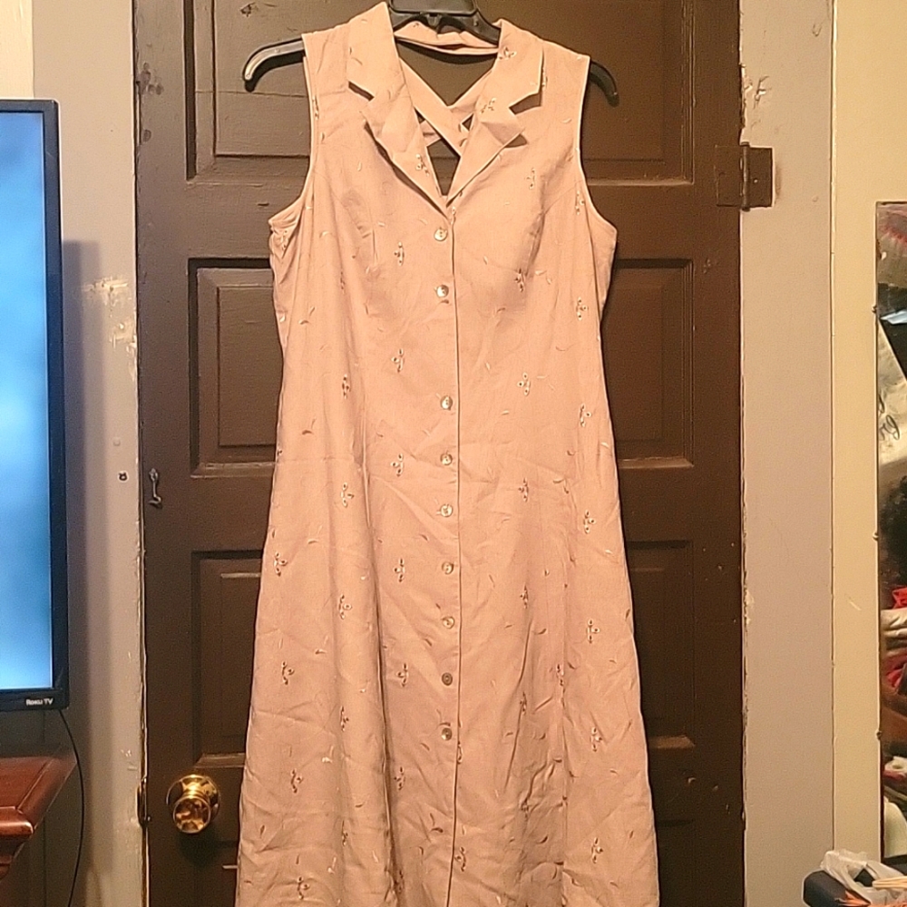 Dressbarn Tan Sleeveless Dress Size 16
